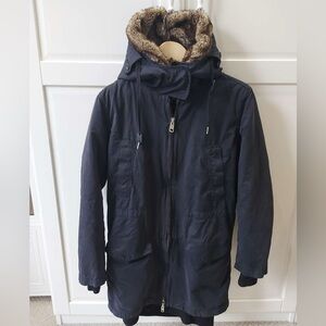 Aritzia TNA black parka